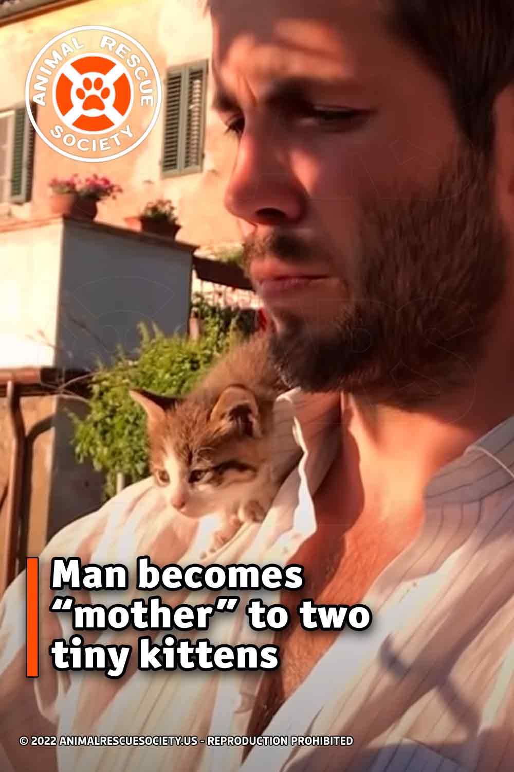 Man becomes “mother” to two tiny kittens